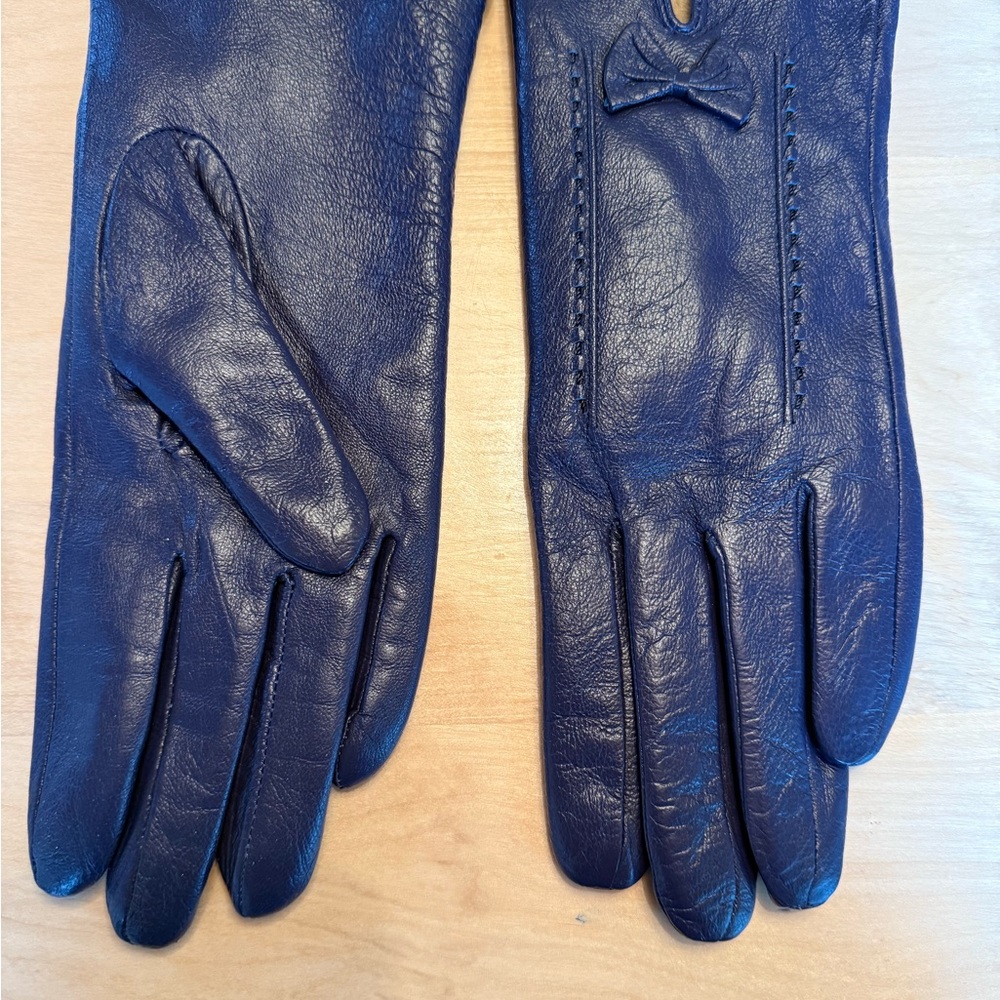 Elegant Purple Leather Gloves with Bow Detail
